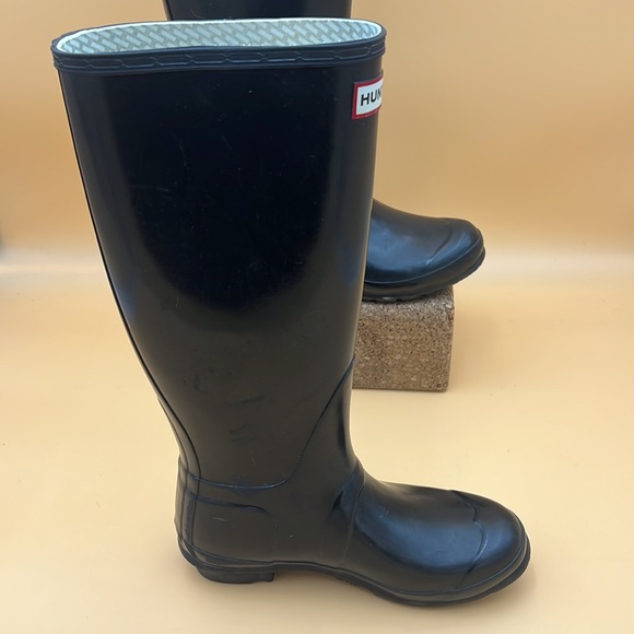 ✨🖤Tall Gloss Black rain 👢 Boots Size 6M/7F 🧦socks size Large - Picture 9 of 13